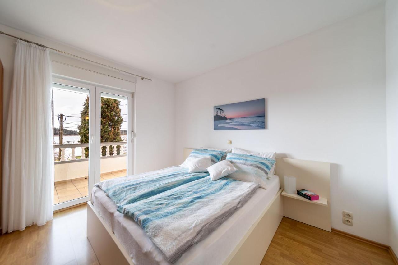 Apartmani Devcic Palit Εξωτερικό φωτογραφία