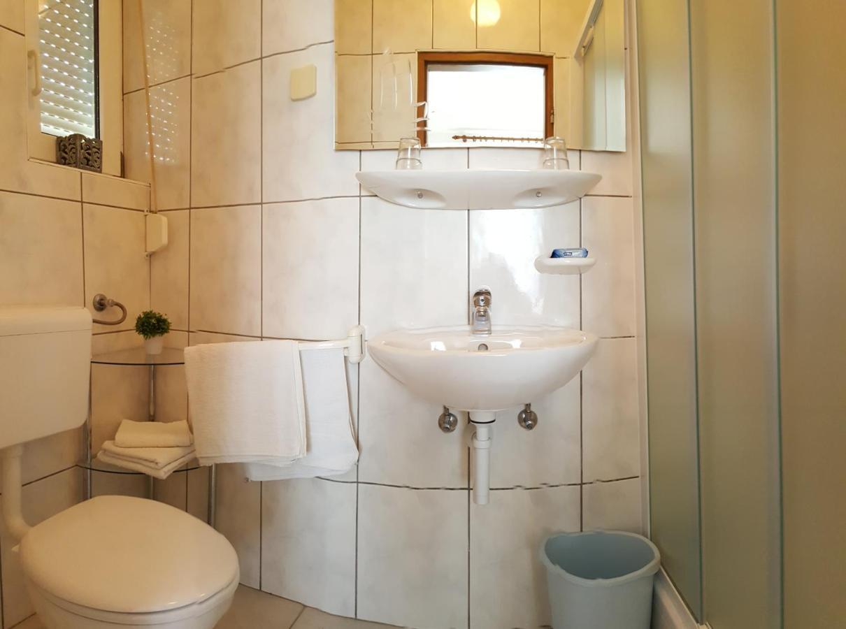 Apartmani Devcic Palit Εξωτερικό φωτογραφία