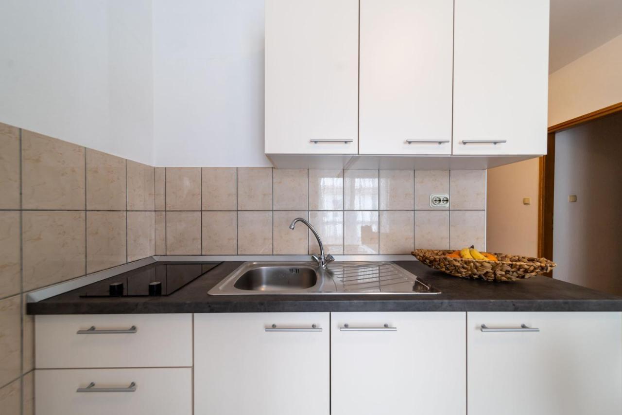 Apartmani Devcic Palit Εξωτερικό φωτογραφία